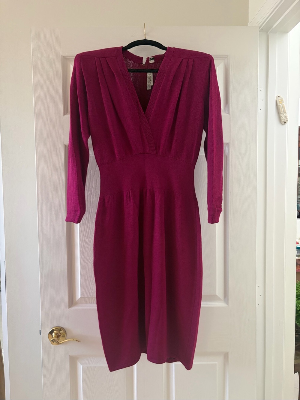 St. John Fuchsia V-Neck Long Sleeve Midi Dress